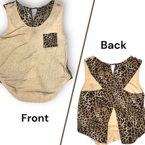 Leopard print flowy X-back sleeveless
Tank top. approx small / medium. Black tan